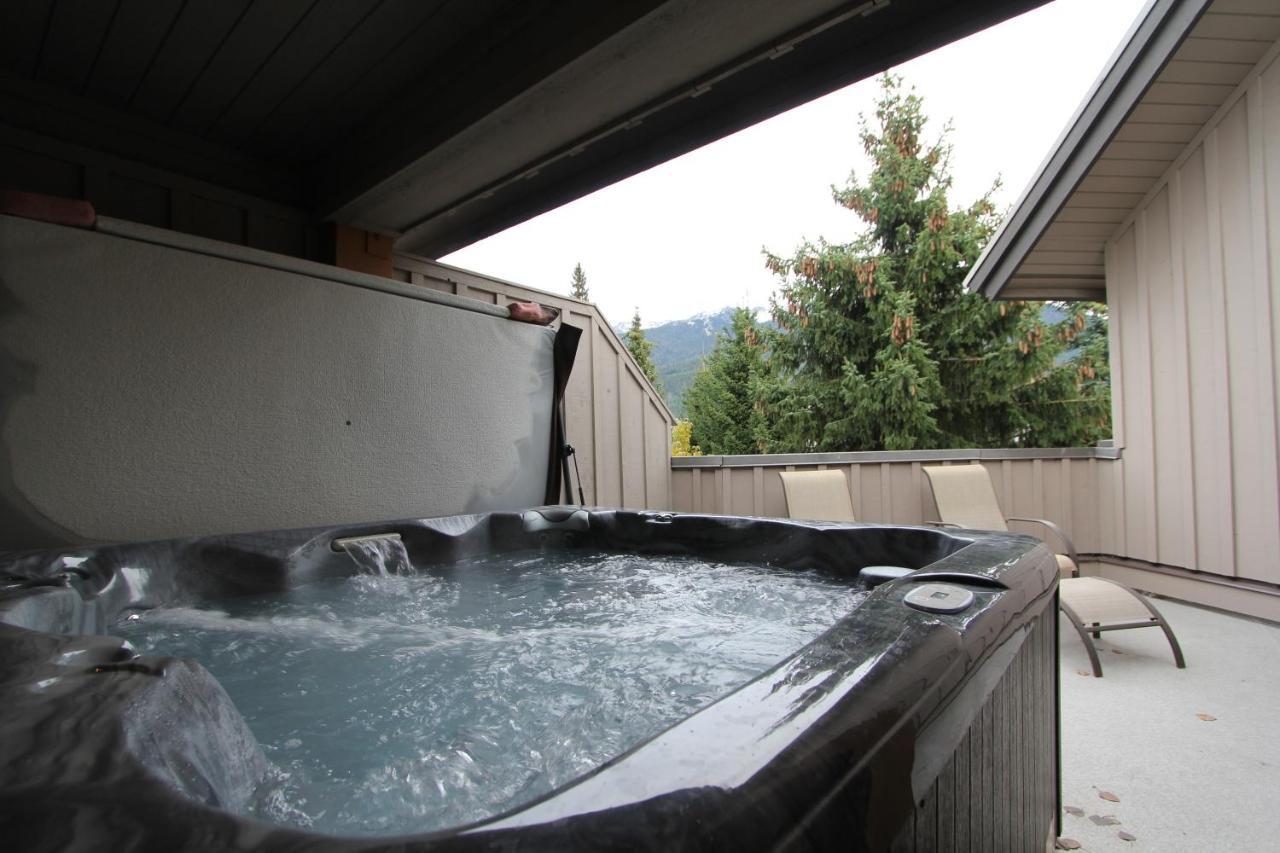 Glacier'S Reach By Whistler Retreats Extérieur photo