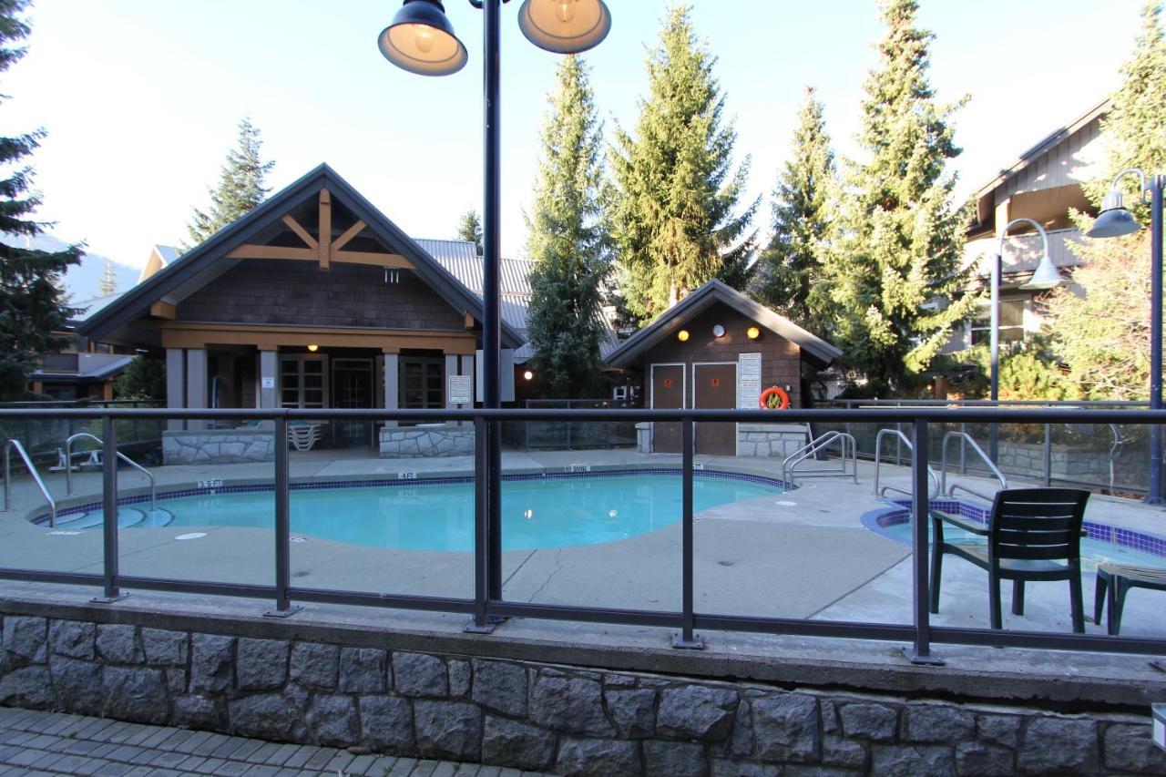 Glacier'S Reach By Whistler Retreats Extérieur photo